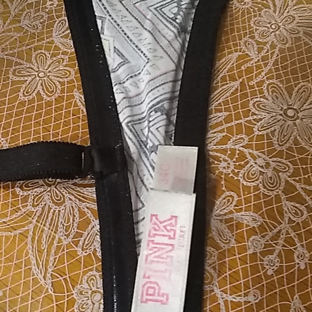 Pink Victoria's Secret Bra 34C - Picture 6 of 6